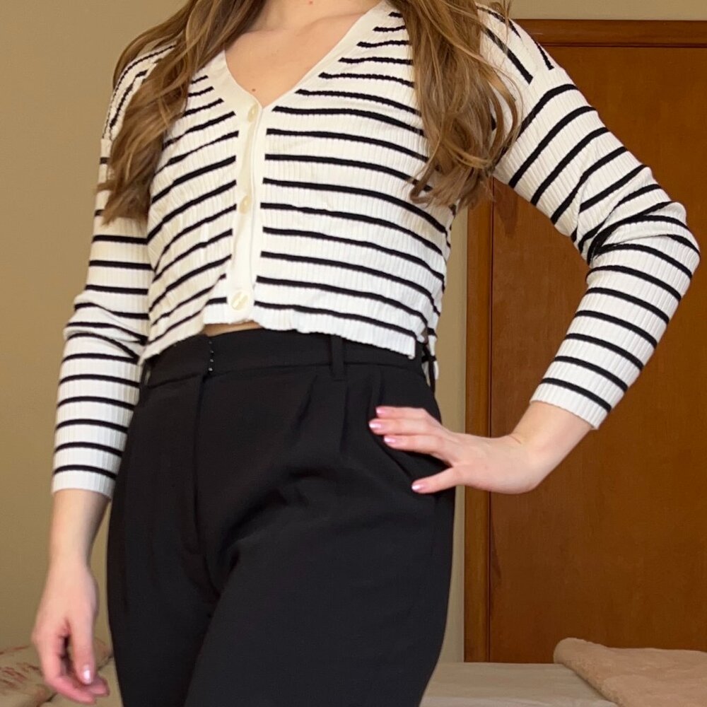 Abercrombie & Fitch Cropped Sweater